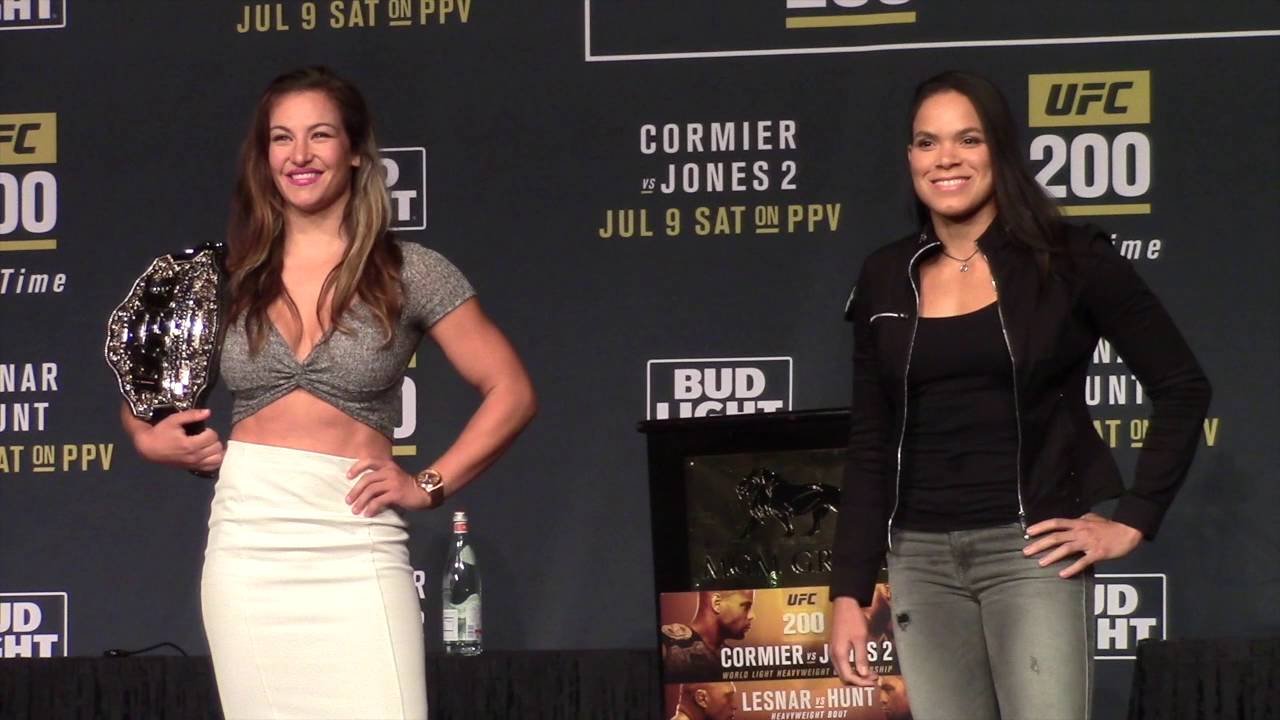 Nunes sexy amanda Constance Nunes