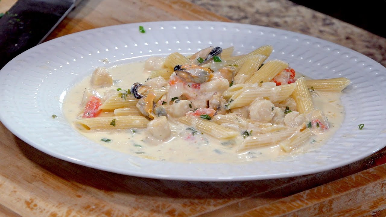 How to make Penne Seafood Alfredo | Easy Eats - YouTube