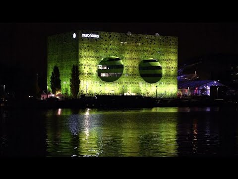 تبریک نوروزی خبرنگاران یورونیوز سال نو مبارک لطفا در خانه بمانید