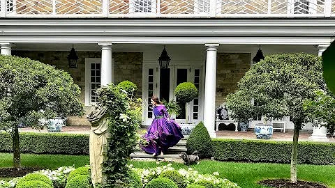 Carolyne Roehm At Home with Design & Style