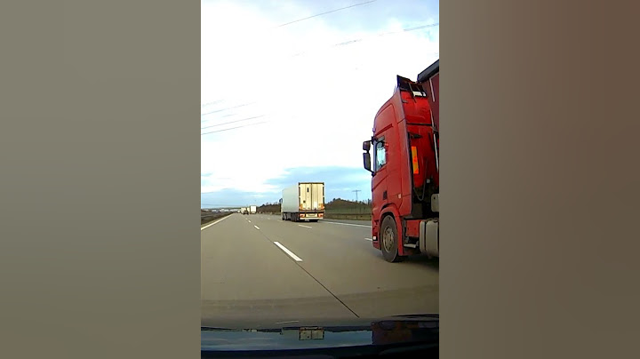 #dashcam #Autobahn, LKW zieht direkt rüber auf die Mittelspur, Freeway truck pulls directly over