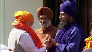 Distinguished members from Sant Samaj and Sikh community meet PM Modi