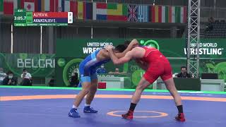 1/4 FS - 65 kg: H. ALIYEV (AZE) v. E. AKMATALIEV (KGZ)