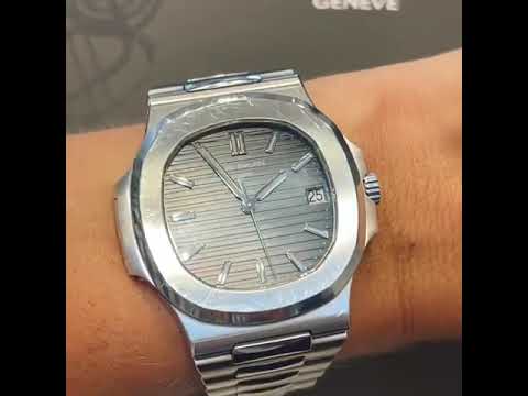 Montre Patek Philippe Nautilus en acien, Cadran anthracite ? Patek Philippe Nautilus watch in steel⌚