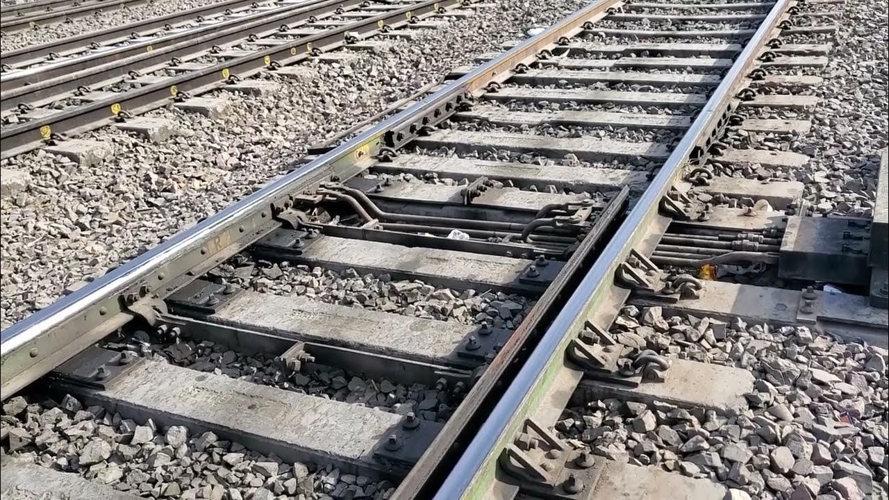 how do train change track YouTube