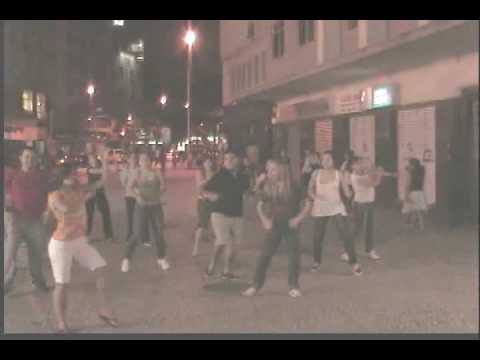 Flash Mob Abba - Dancing Queen