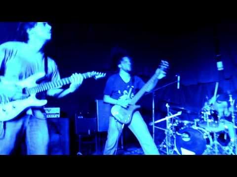 Mee Chango Video