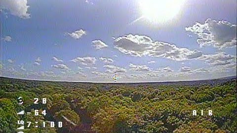 First non-sim FPV flight. [⚠ annoyingly corrupted video; fix in the description]