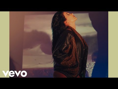 Era Istrefi - Prisoner Oh God feat. Konshens (Official Video En Vivo )