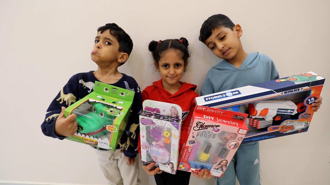 يويو وانس وتوتو راحو محل الالعاب شوفوا ايش اخذو !