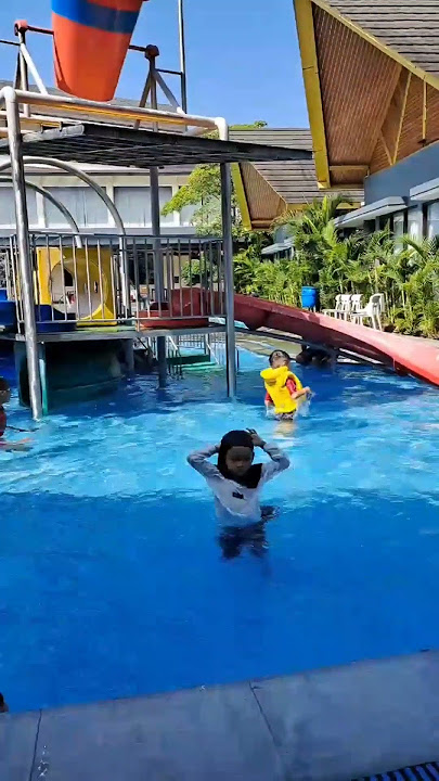 anak umur 5 tahun belajar menahan nafas di dalam air #shorts #asr28 #waterpark #berenang #garut