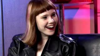 Kate Nash luvs her bunny "Fluffy"