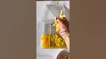 عملت لمنى لانش بكس باللون الاصفر شو حابين الوان تانيه Lunchbox Lunchboxideas 