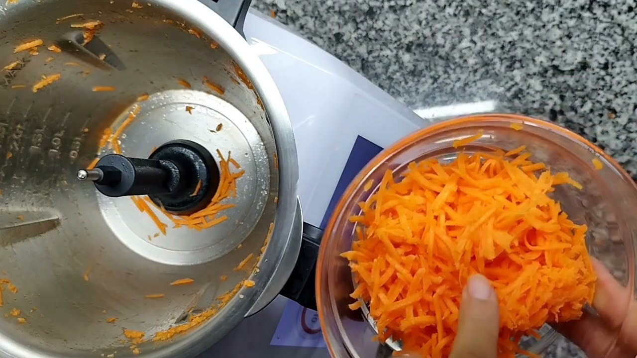 Acessório processador de legumes Monsieur Cuisine.