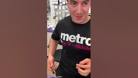 T-mobile /metro employee smoke on the job