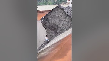 Fast and Simple Gravel Barge Unloading - Good tools and machinery make work easy