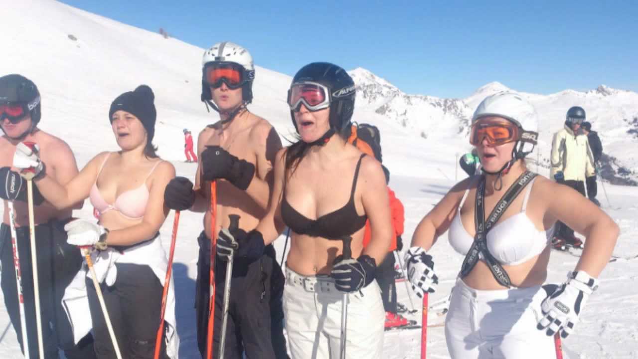 Girls Naked Skiing