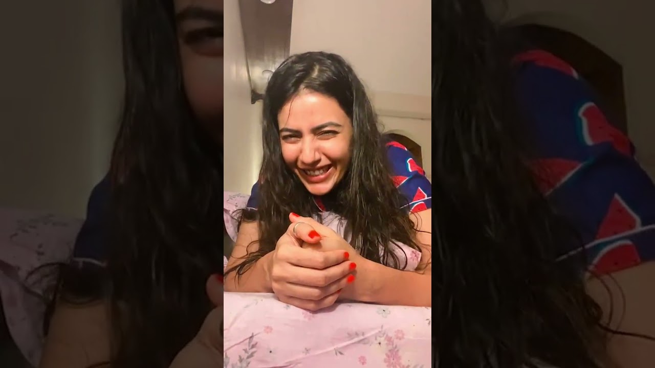 smriti kalra latest insta live 