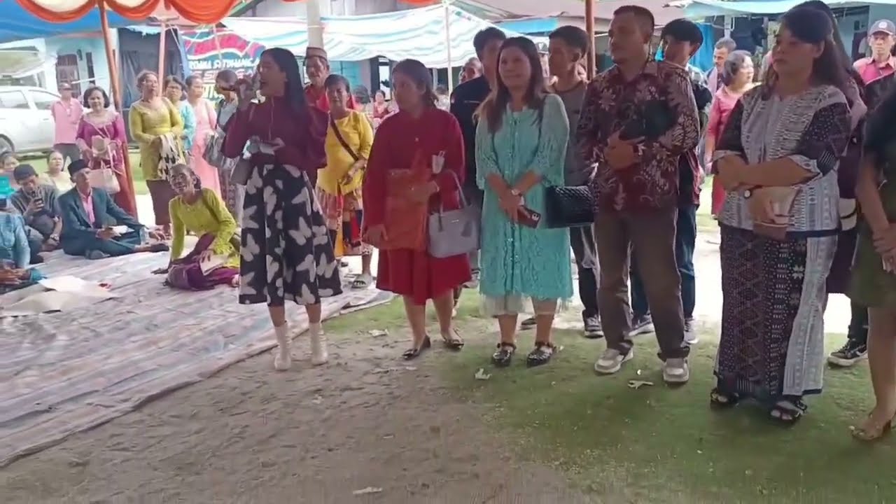 di rittak,,,do bah satu personil trio ,b three star, anak na burju