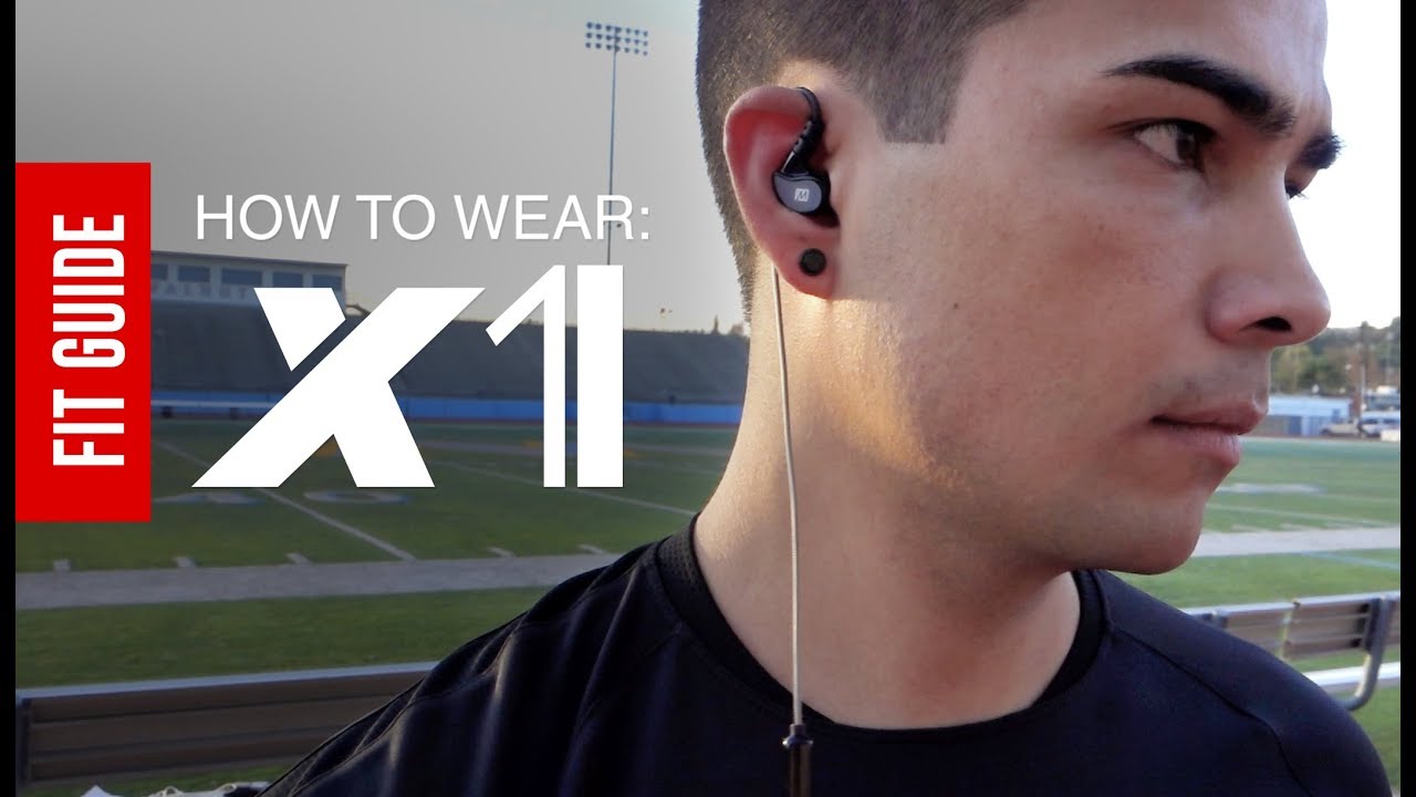 Fashion week How to over wear the ear microphone for lady Fashion week How to over wear the ear microphone for girls