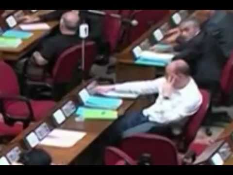 კენჭისყრა პარლამენტში • Ghost voting in Georgian Parliament