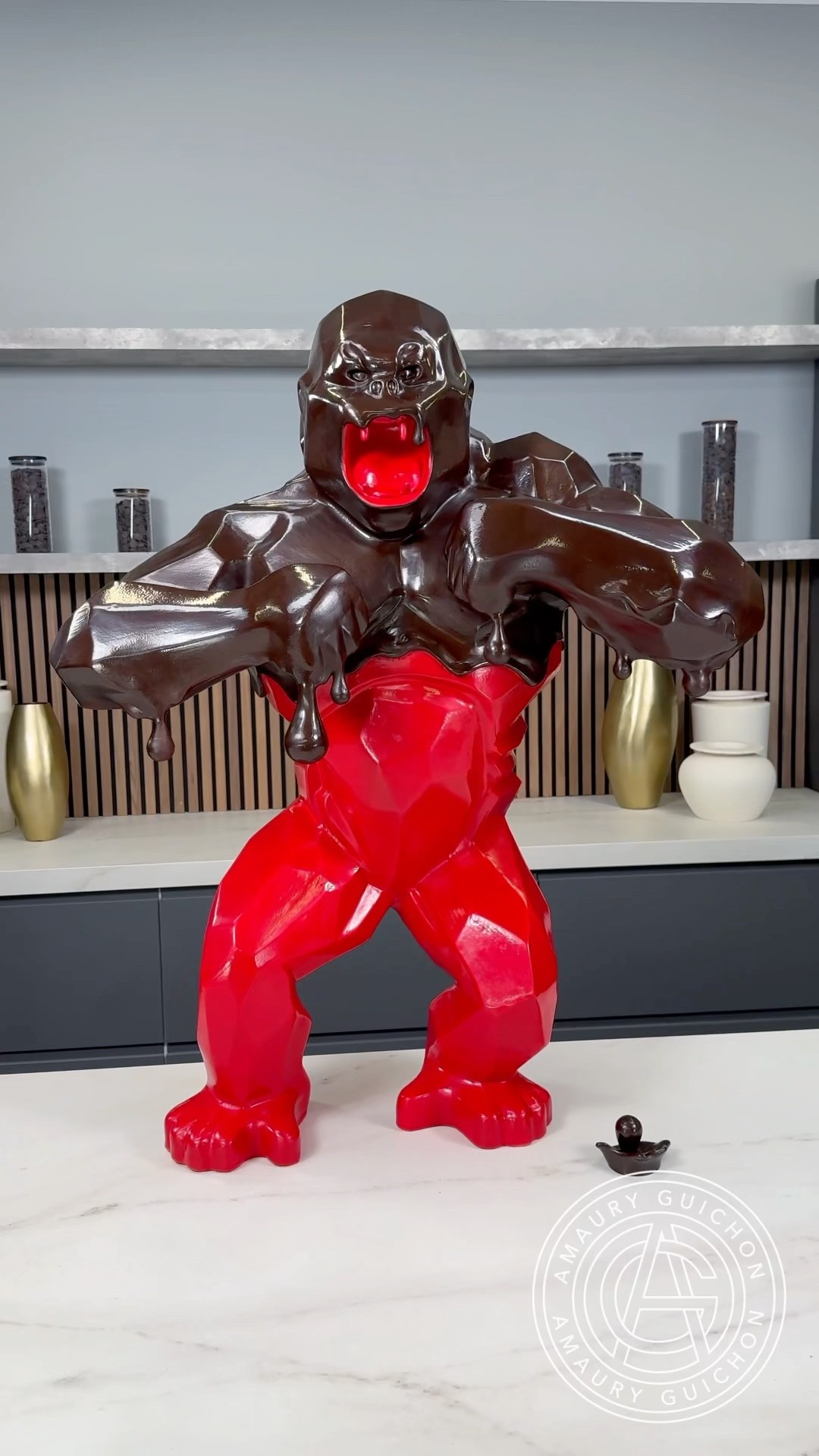 Trying a new style with my friend Richard Orlinsky! #amauryguichon #chocolate #gorilla