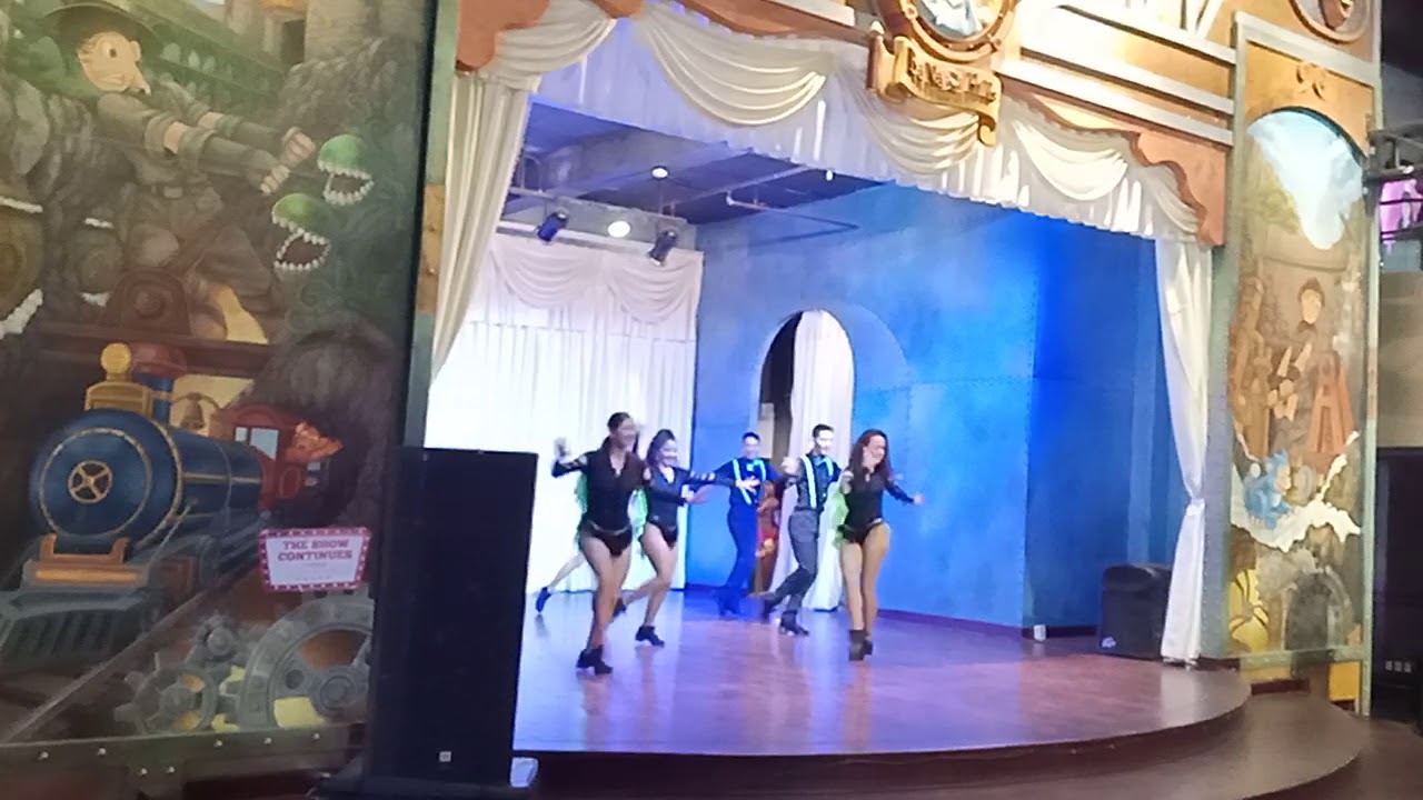 ⁣Salsa performance at Bà Nà Hill, Đà Nẵng, Việt Nam 20190519 1025