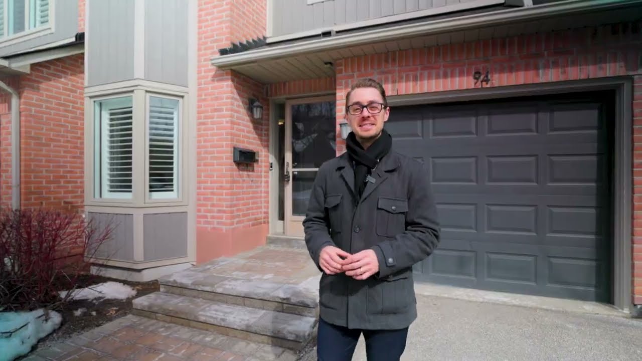 5480 Glen Erin Drive Unit 94 in Central Erin Mills, Mississauga is For Sale!