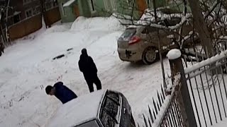 ДТП во дворах: сдался назад и задел соседа, трактор раздавил девятку в лепешку(, 2017-01-27T07:02:13.000Z)