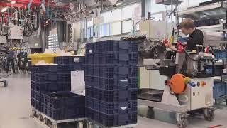 Mercedes Benz AMG 63 V8 Engine Production   HOW IT'S MADE. Lắp rắp động cơ Mercedes Benz AMG 63 V8