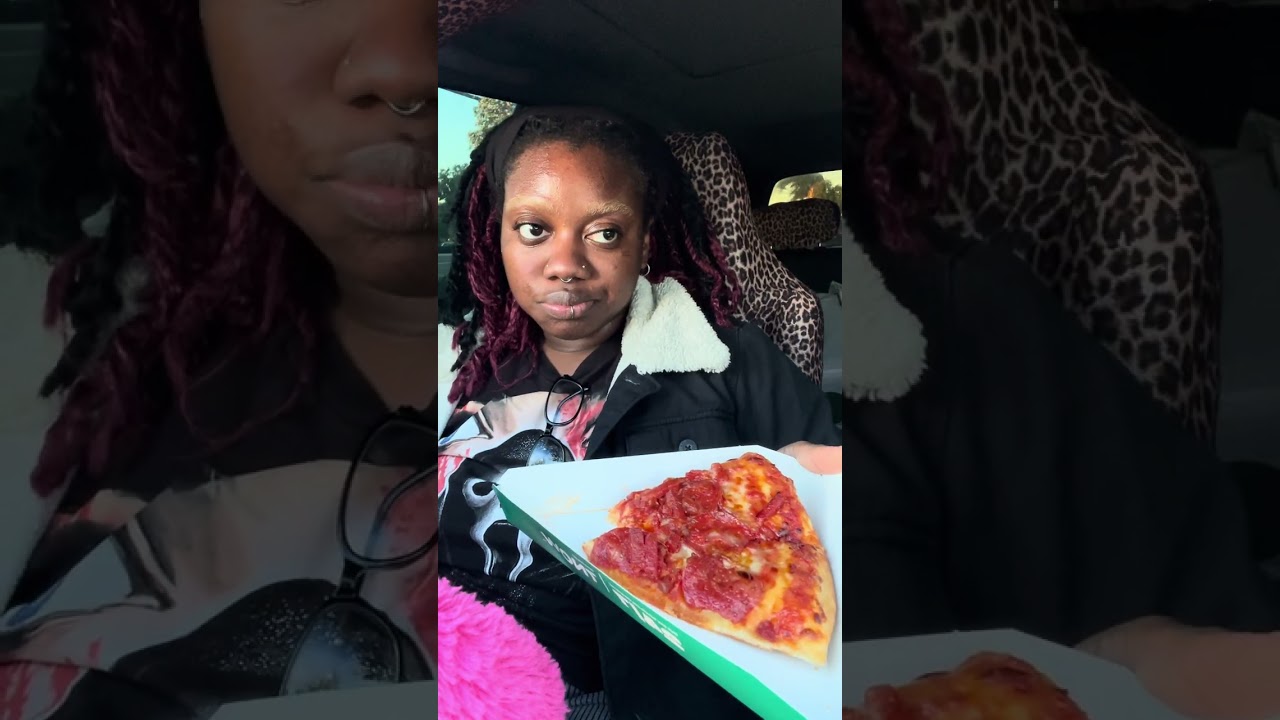 Eat Pizza with me The Queen MADAMXANGEL 