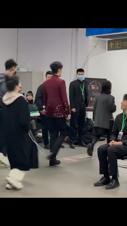 Yizhan at the backstage 💚❤️😭#yizhan #xiaozhan #wangyibo #theuntamed #weibonight #bjyxszd