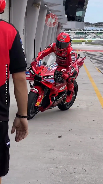 Marc Marquez Returns to the Garage After Testing the Ducati GP25 | #sepangtest #motogptoday