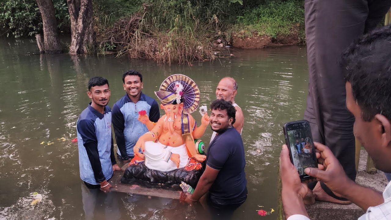 रानबांबोळी कावले यांच्या घरी विराजमान झालेल्या श्री चे विसर्जन 