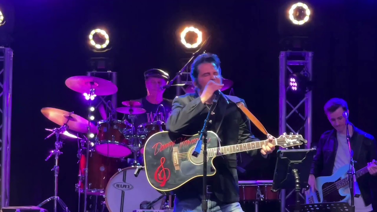 Oh, Pretty Woman & Peter Gunn Theme - Wally & The Beaves Live at Canoes Cabaret 10/2/2021