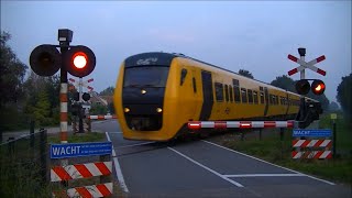 Spoorwegovergang Laag Zuthem // Dutch railroad crossing screenshot 1