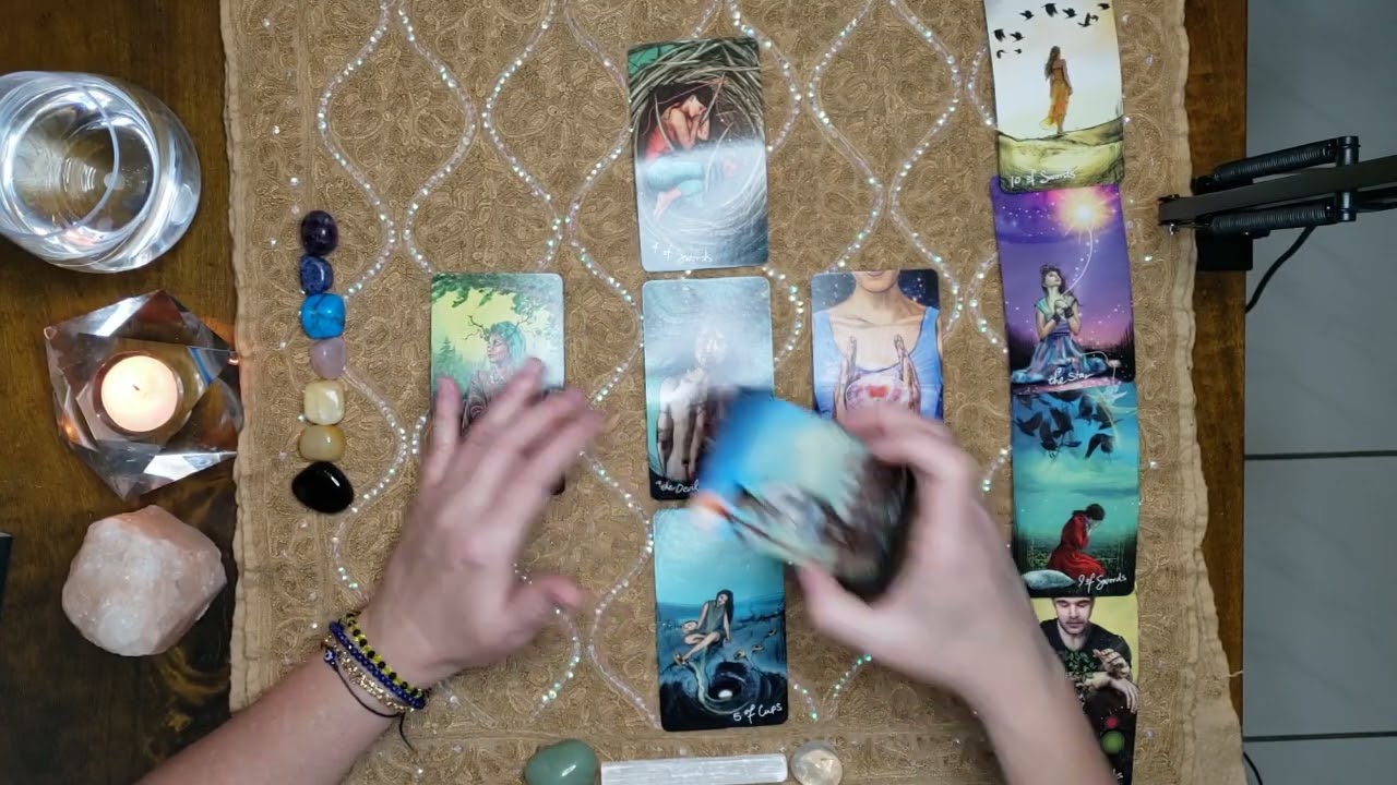 Весы ♎ Вам обоим нужно прекратить мыслить негативно и разорвать этот круг страданий. Новое начало👁