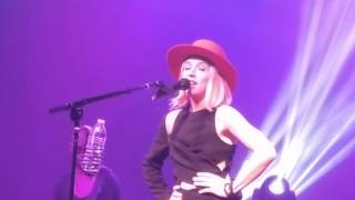 ZZ Ward Live!