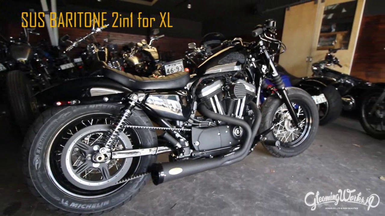 車体に溶け込むオールブラック2in1マフラー GLEAMING WORKS