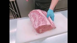 和牛リブロースを捌く