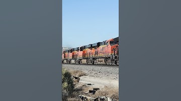 TRAIN SHORTS #00388 / EB BNSF 3966 CAJON SUB  8-19-2025 #railtrack #passengertrain #automobile