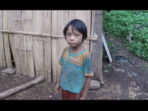 Mang Điều Bất Ngờ Cho Bà Cụ Và Bé Thân | Bà Cụ Nghèo Nhất Việt Nam | đông bắc quê tôi