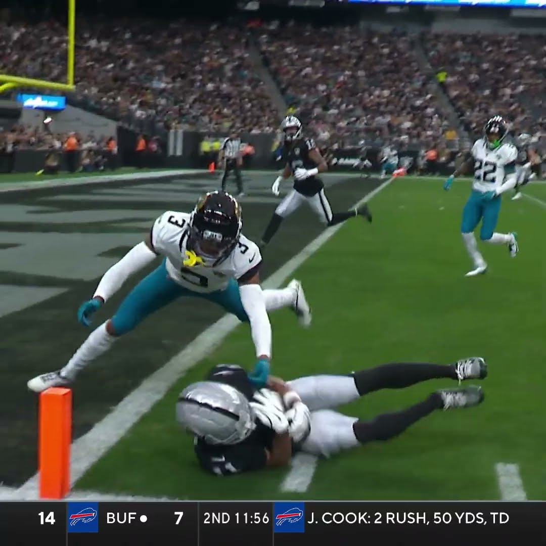 Tre Tucker catches for a 29-yard Gain vs. Jacksonville Jaguars
