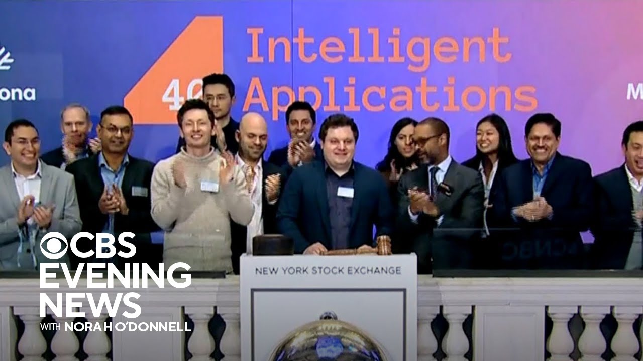 Wall Street closes out week on record upswing - YouTube