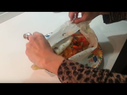 Vídeo: Como Cozinhar Robalo Em Papel Alumínio