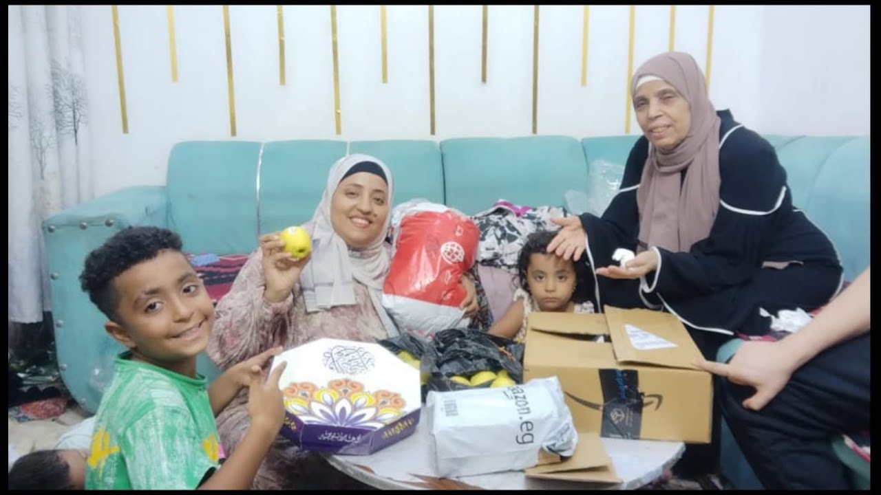 يا فرحه قلبي اكبر شنط وكاراتين هدايا من بنت الامارات الفرحه فرحتين امي جت شايله ومحمله بالخيركله💃