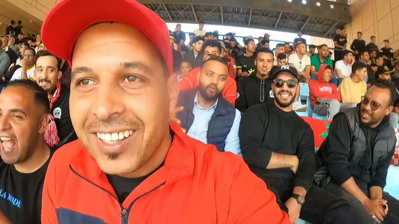 مبارة نادي المكناسي و الكوكب المراكشي من المدرجات الملعب الكبير بمراكش ، (الجزء الثالث )