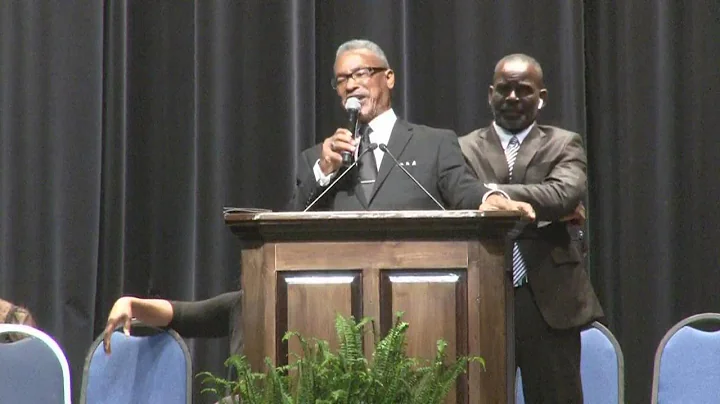 Pastor David Stanley delivers eulogy at funeral fo...