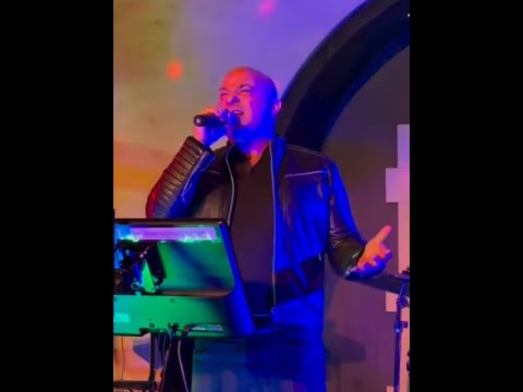 DISTURBED's David Draiman sang "Enter Sandman" at Nita Strauss's wedding - video on line