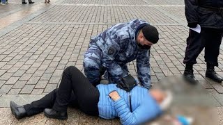 Электросамокатом, сбил пожилую женщину в центре Москвы. Им оказался 13-летний житель столицы.